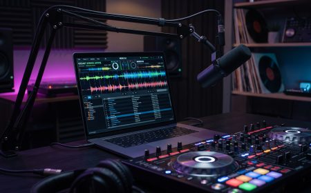 Broadcasting the Underground: The DIY Web Radio Movement