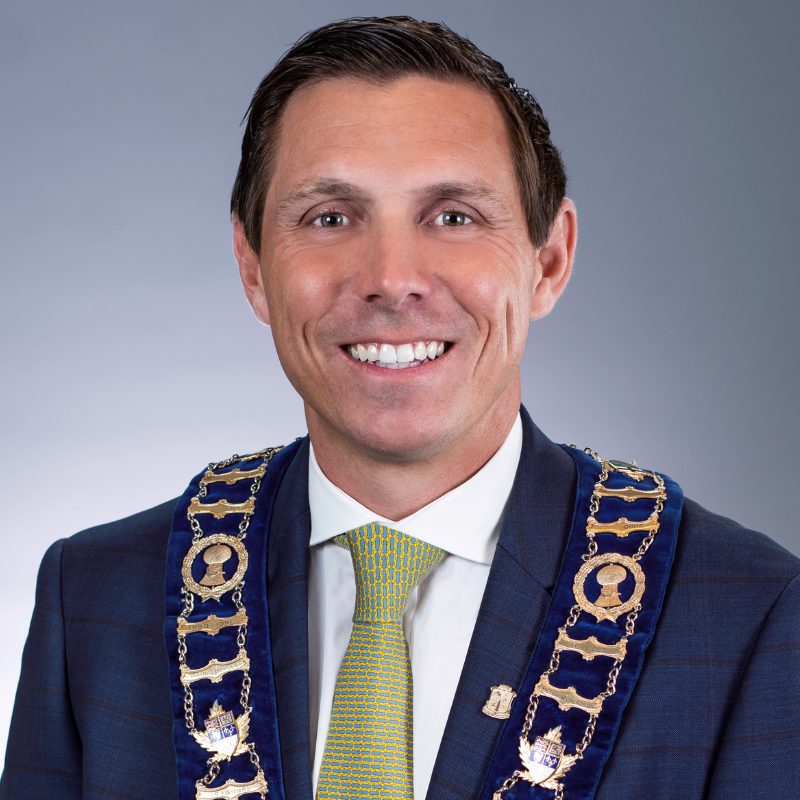 Official mayoral portrait of Patrick Brown wearing the chain of office
